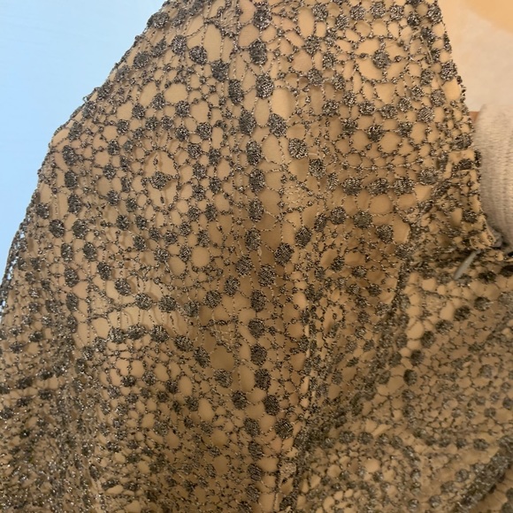 Open backed mid length lace dress - Picture 5 of 6